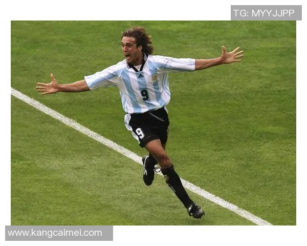 世界足球球星中身高最高的球员是谁他如何影响比赛表现